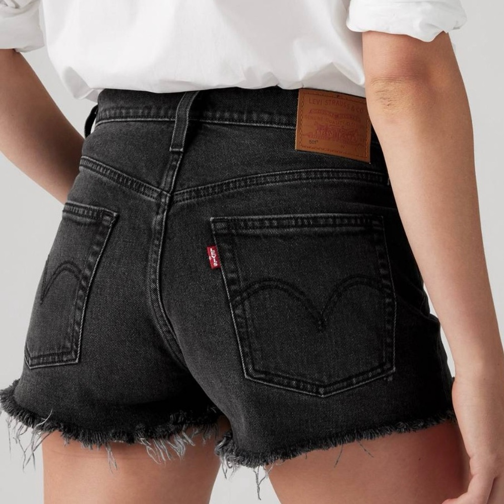 Levi’s 501 Original Fit high Rise Shorts - Black, Size W28